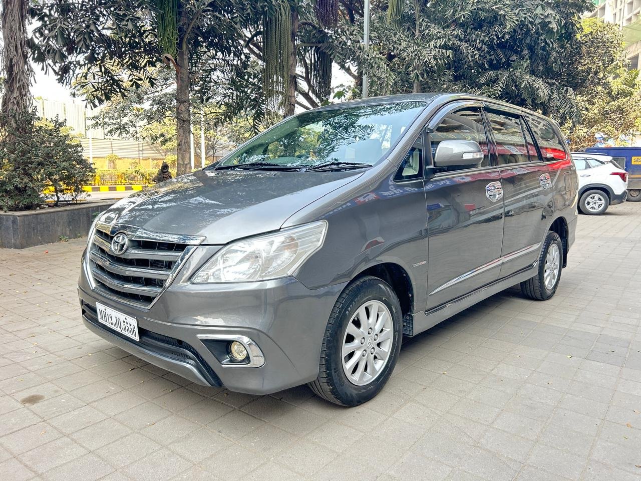 Innova 2.5 V